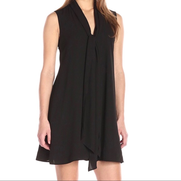 French Black Sleeveless Halter Dress main image 0